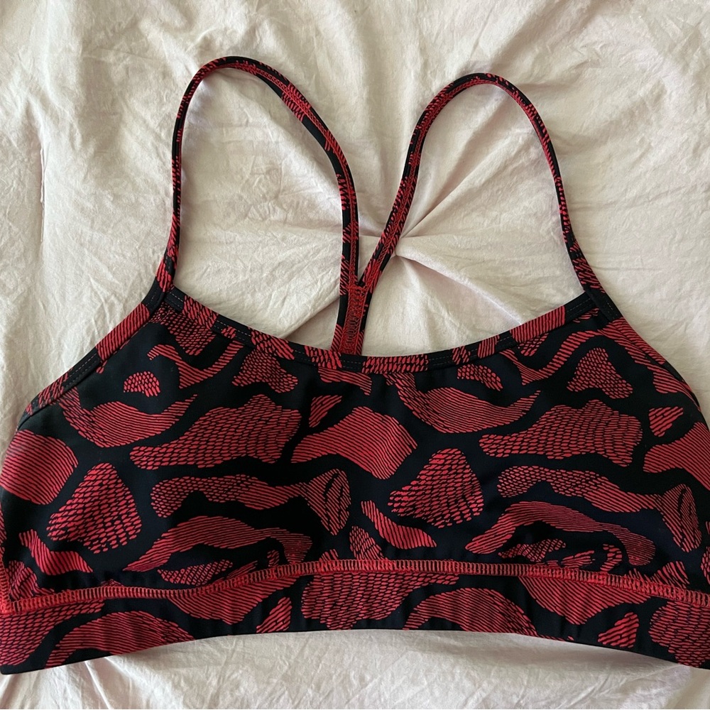 lululemon yoga flow y patterned sports bra